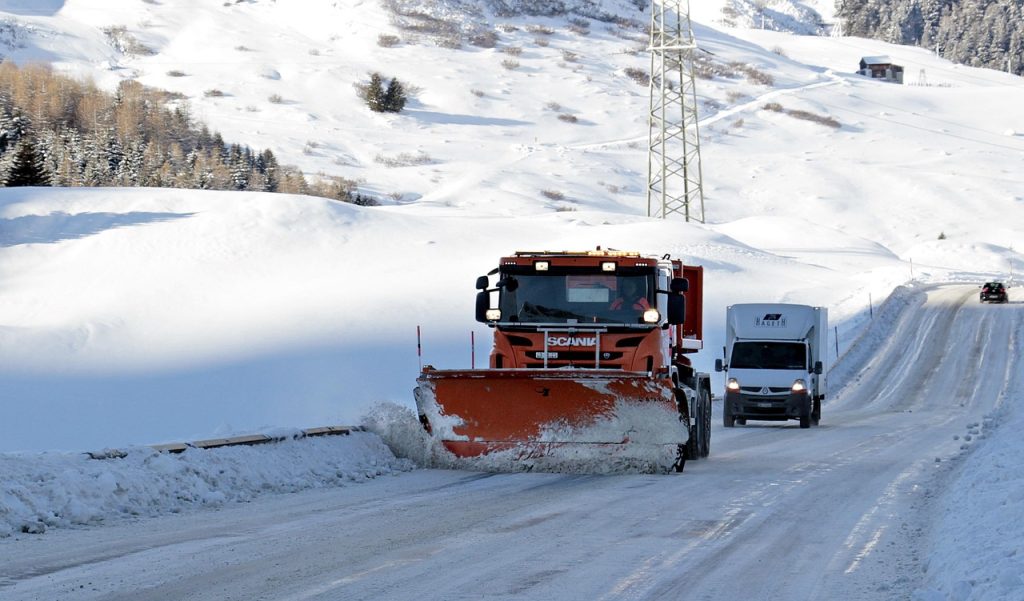 snow, mountain, winter, clearance service, wintry, cold, winter landscape, white, winter service, snowy, gritter, road, nature, winter clearance service, oncoming traffic, new zealand, snowed in, slippery road, july pass, switzerland, traffic